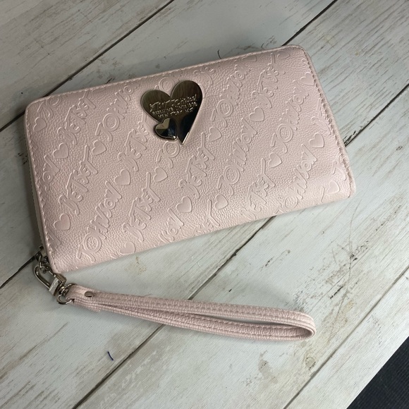 Betsey Johnson Handbags - EUC Betsey Johnson Pink Pastel Wallet Wristlet